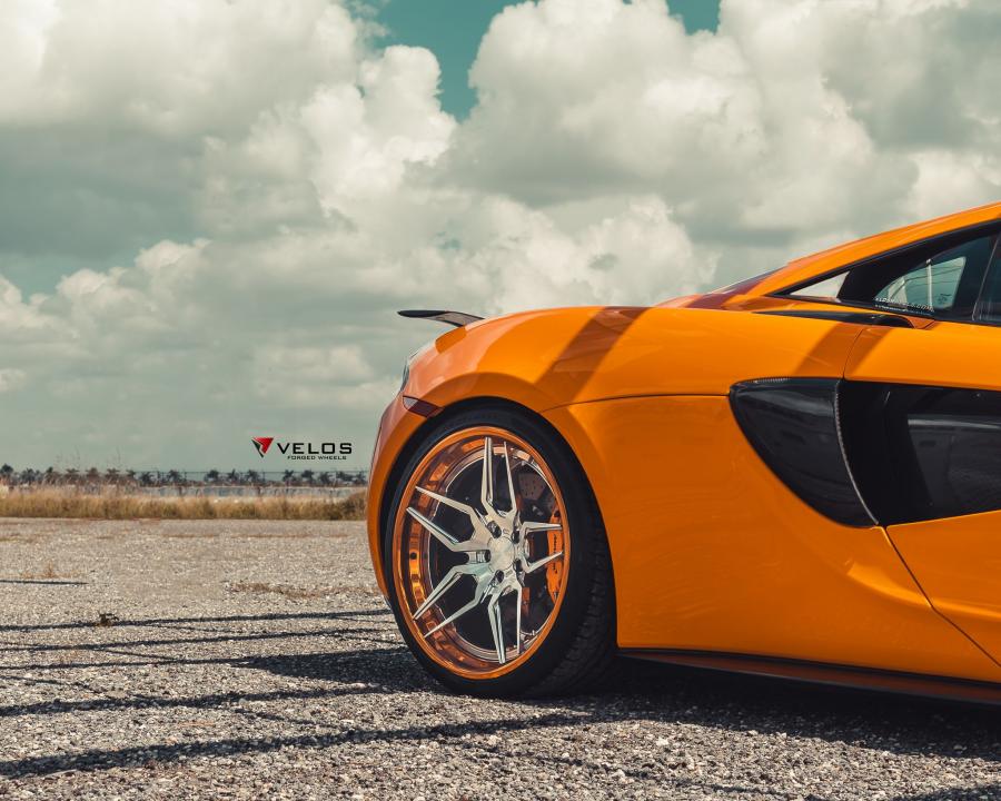 Детали экстерьера McLaren 570S on Velos Wheels (VLS06) 2019 года  (фото 11 из 12)